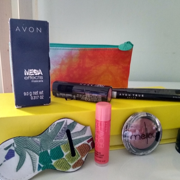 8 pc Make up Bundle (NTW) - Picture 3 of 9